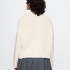 CashSoft Krótki sweter z wysokim dekoltem w serek