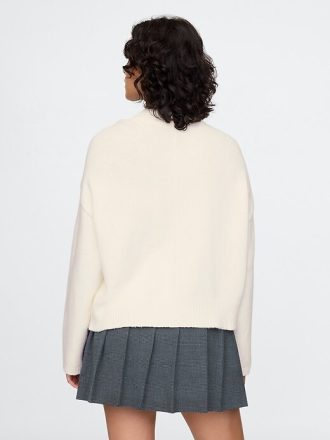CashSoft Krótki sweter z wysokim dekoltem w serek