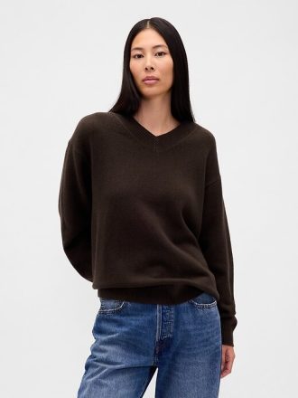 CashSoft Oversize’owy sweter z dekoltem w serek