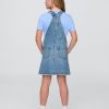 Dziecięca sukienka jeansowa typu pinafore