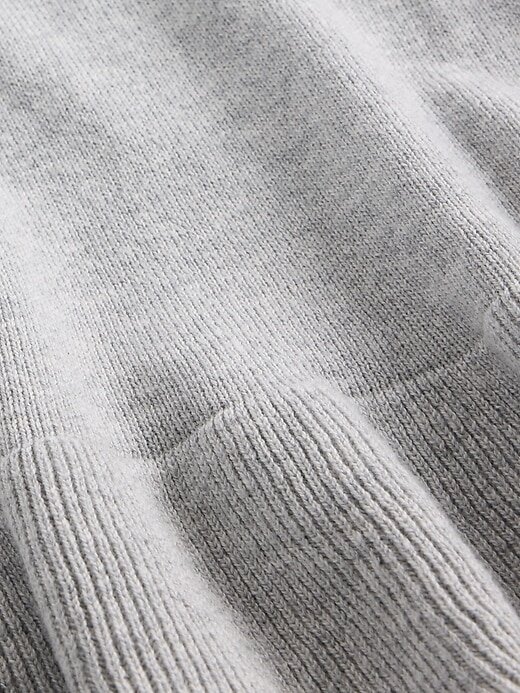 Dziecięcy luźny sweter z baskinką Dziecięcy luźny sweter z baskinką