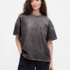Gap × BÉIS Dzianinowy, dżinsowy T-shirt z kieszeniami dla dorosłych