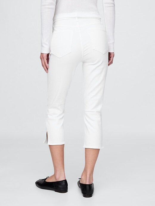 Jeansy Capri z wysokim stanem Jeansy Capri z wysokim stanem