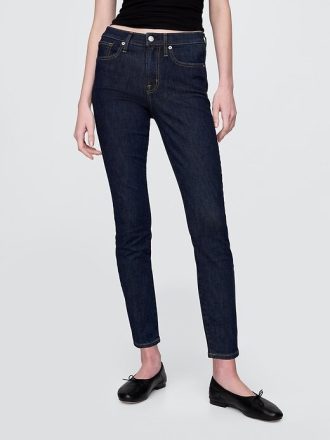 Jeansy True Skinny o średnim stanie
