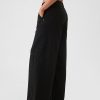 Jeansy UltraSoft Baggy o średnim stanie