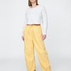 Jeansy UltraSoft Easy Horseshoe o średnim stanie