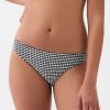 Klasyczny dół od bikini z niskim stanem