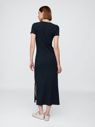 Nowoczesna sukienka maxi w prążki