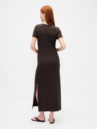 Nowoczesna sukienka maxi w prążki