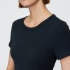 Nowoczesna sukienka maxi w prążki Nowoczesna sukienka maxi w prążki