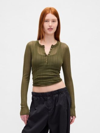Prześwitujący sweter Henley