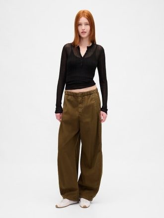 Prześwitujący sweter Henley