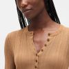 Prześwitujący sweter Henley