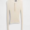 Prześwitujący sweter Henley