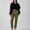 Średni stan, Downtown Khakis