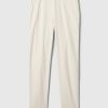 Średni stan, Downtown Khakis