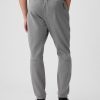 Spodnie GapFit Tech Slim Joggers