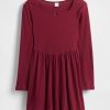 Sukienka dziecięca z kwadratowym dekoltem