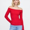 Sweter z odkrytymi ramionami