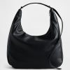Wegańska torba typu slouchy ze skóry Pebble